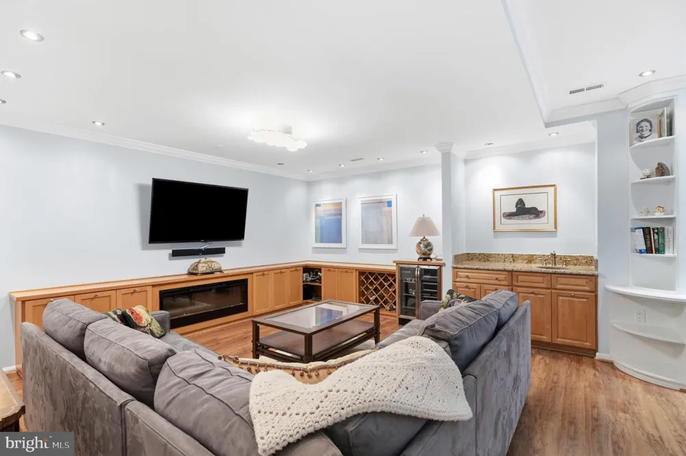 7264 EVANS MILL ROAD Mclean, VA 22101