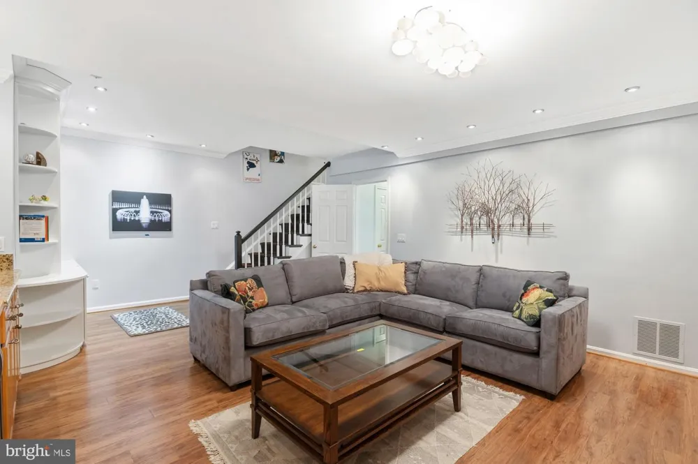 7264 EVANS MILL ROAD Mclean, VA 22101
