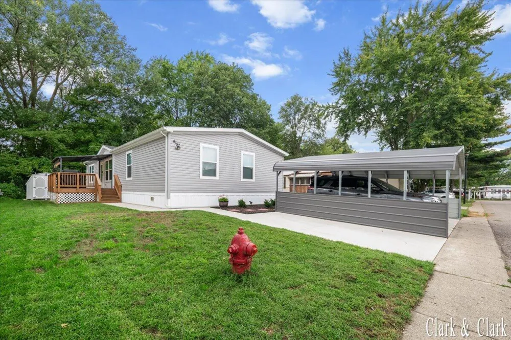 6157 Kran Avenue SE Grand Rapids, MI 49548