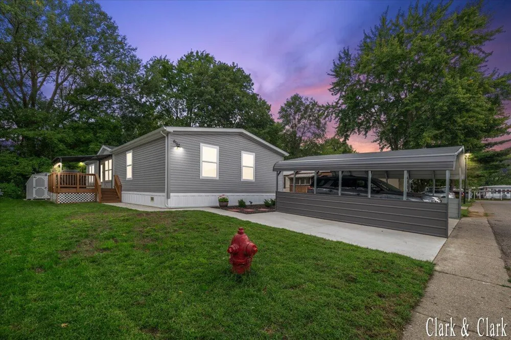 6157 Kran Avenue SE Grand Rapids, MI 49548