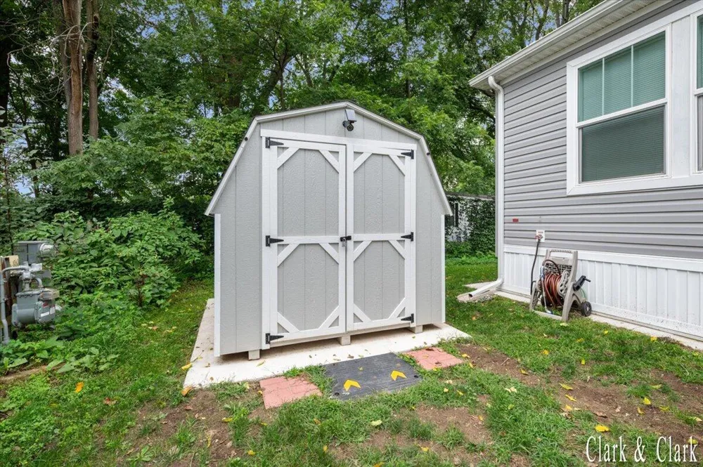 6157 Kran Avenue SE Grand Rapids, MI 49548