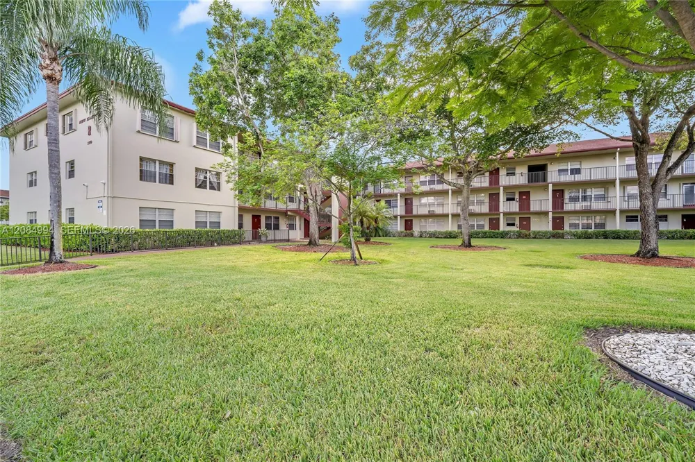 150 SW 134th Way #304R Pembroke Pines, FL 33027