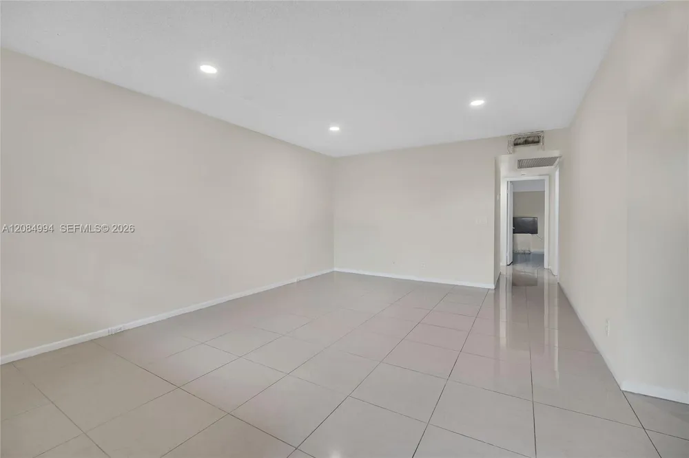 150 SW 134th Way #304R Pembroke Pines, FL 33027