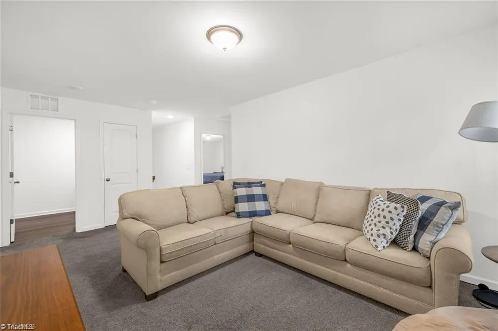 828 Sagemount Street Jamestown, NC 27282