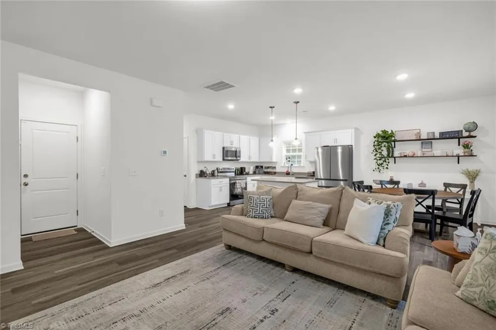 828 Sagemount Street Jamestown, NC 27282