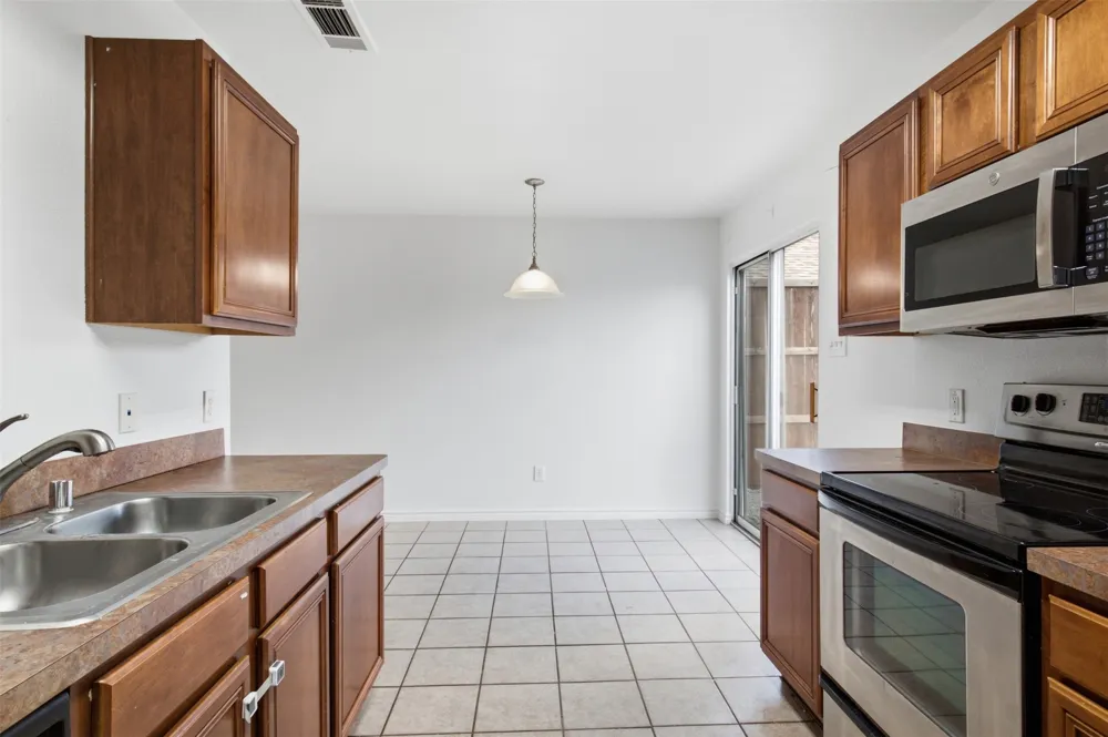 6904 Bountiful Grove Drive McKinney, TX 75070