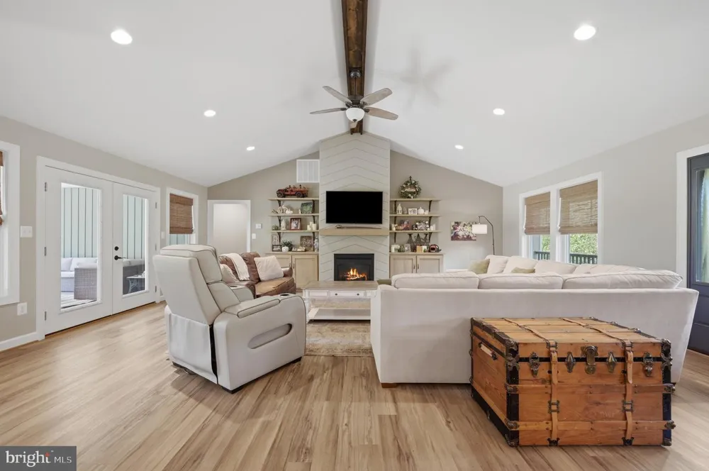 295 KING LEAR DRIVE Charles Town, WV 25414