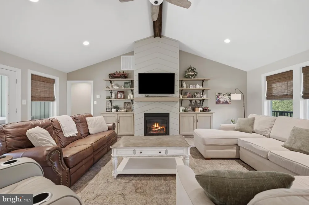 295 KING LEAR DRIVE Charles Town, WV 25414