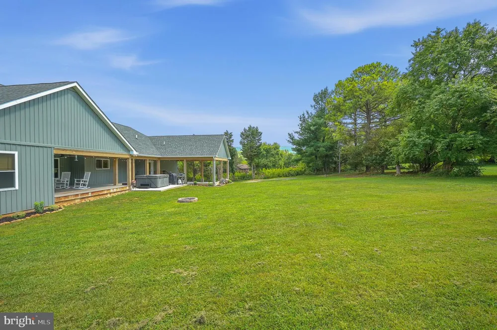 295 KING LEAR DRIVE Charles Town, WV 25414