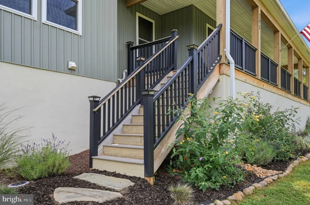 295 KING LEAR DRIVE Charles Town, WV 25414
