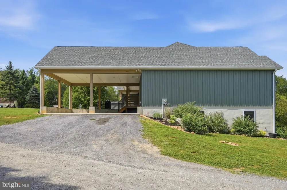 295 KING LEAR DRIVE Charles Town, WV 25414