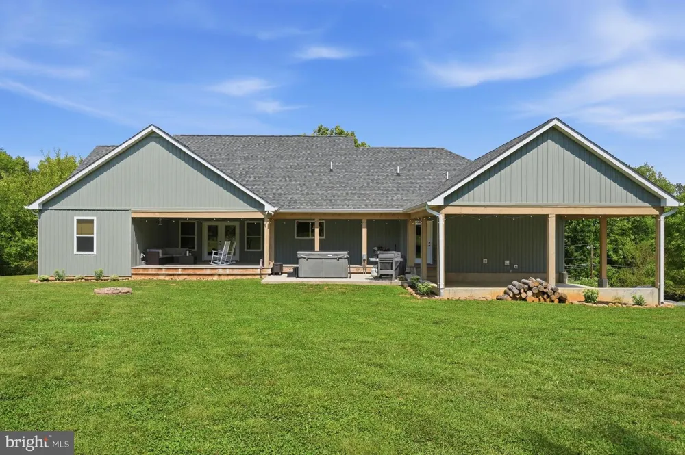 295 KING LEAR DRIVE Charles Town, WV 25414