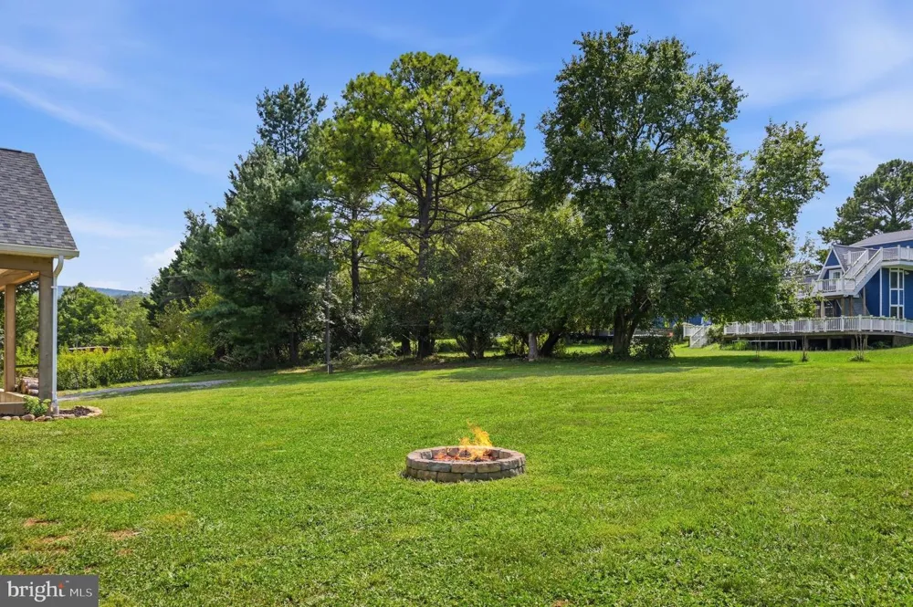 295 KING LEAR DRIVE Charles Town, WV 25414