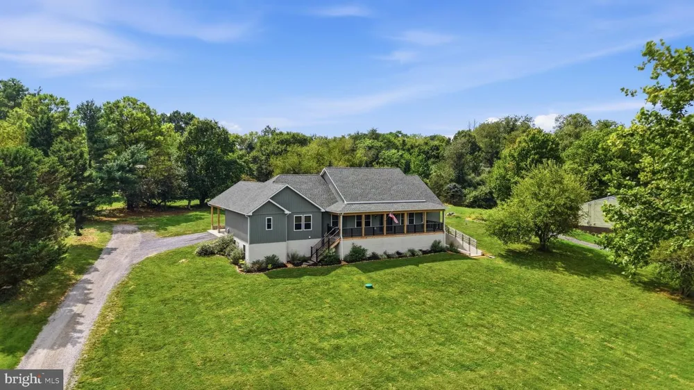 295 KING LEAR DRIVE Charles Town, WV 25414