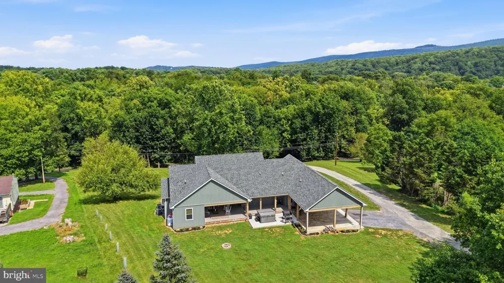 295 KING LEAR DRIVE Charles Town, WV 25414
