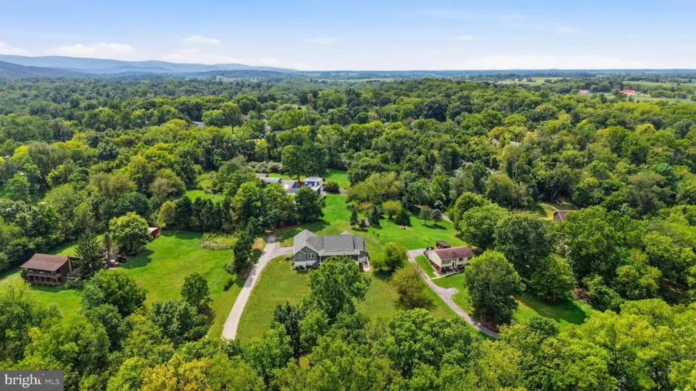 295 KING LEAR DRIVE Charles Town, WV 25414