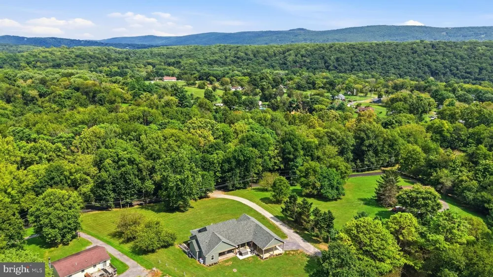 295 KING LEAR DRIVE Charles Town, WV 25414