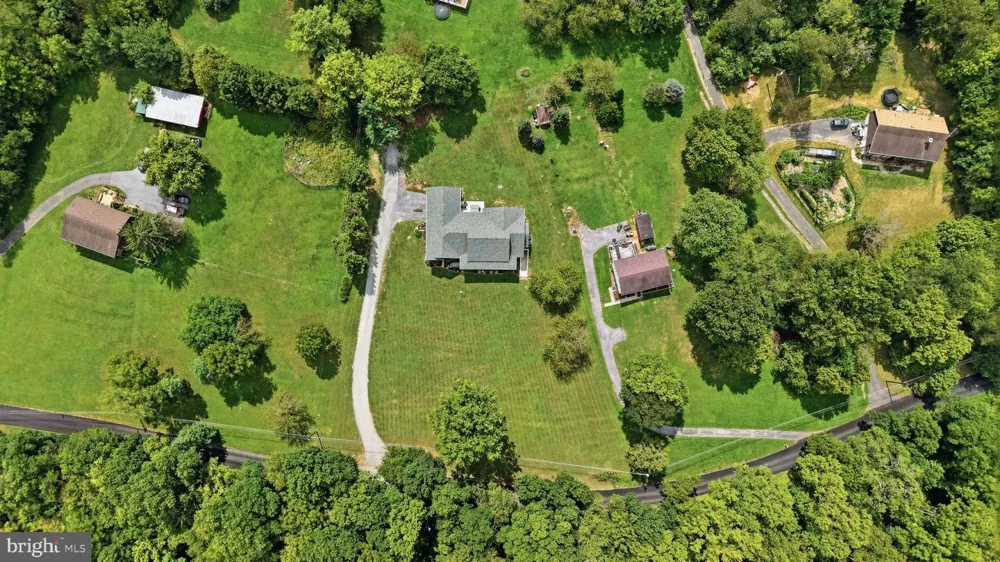 295 KING LEAR DRIVE Charles Town, WV 25414