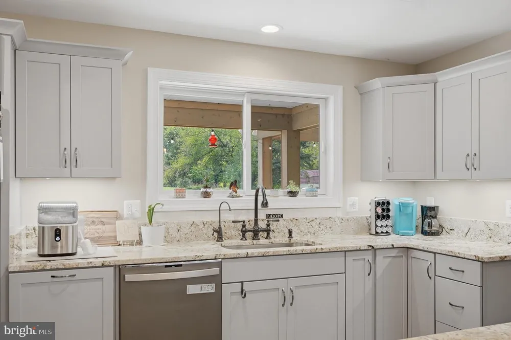 295 KING LEAR DRIVE Charles Town, WV 25414