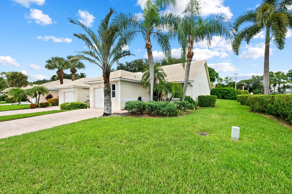 12838 HAMPTON LAKES CIRCLE Boynton Beach, FL 33436