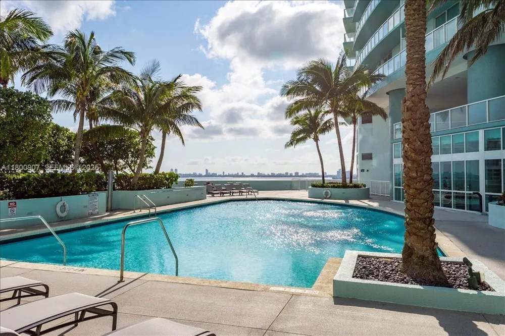 1900 Bayshore Drive #912 Miami, FL 33132