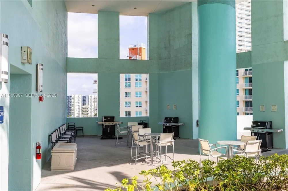 1900 Bayshore Drive #912 Miami, FL 33132