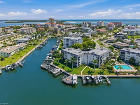 880 Huron Court #307