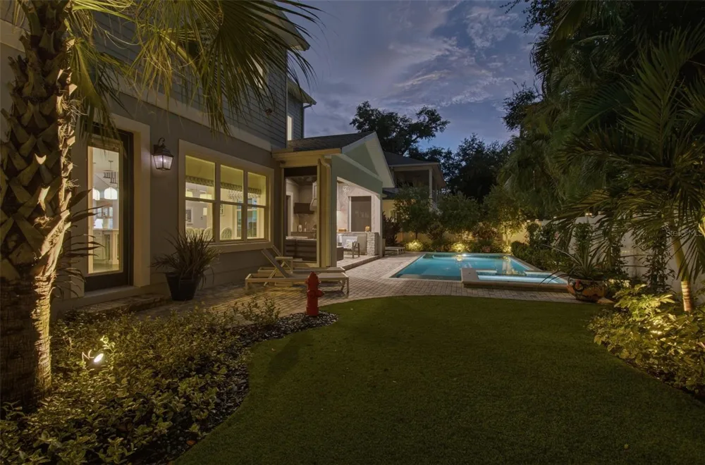 3103 W HAWTHORNE ROAD Tampa, FL 33611