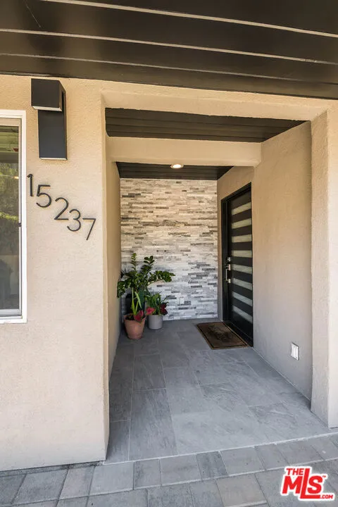15237 Otsego Street Los Angeles, CA 91403