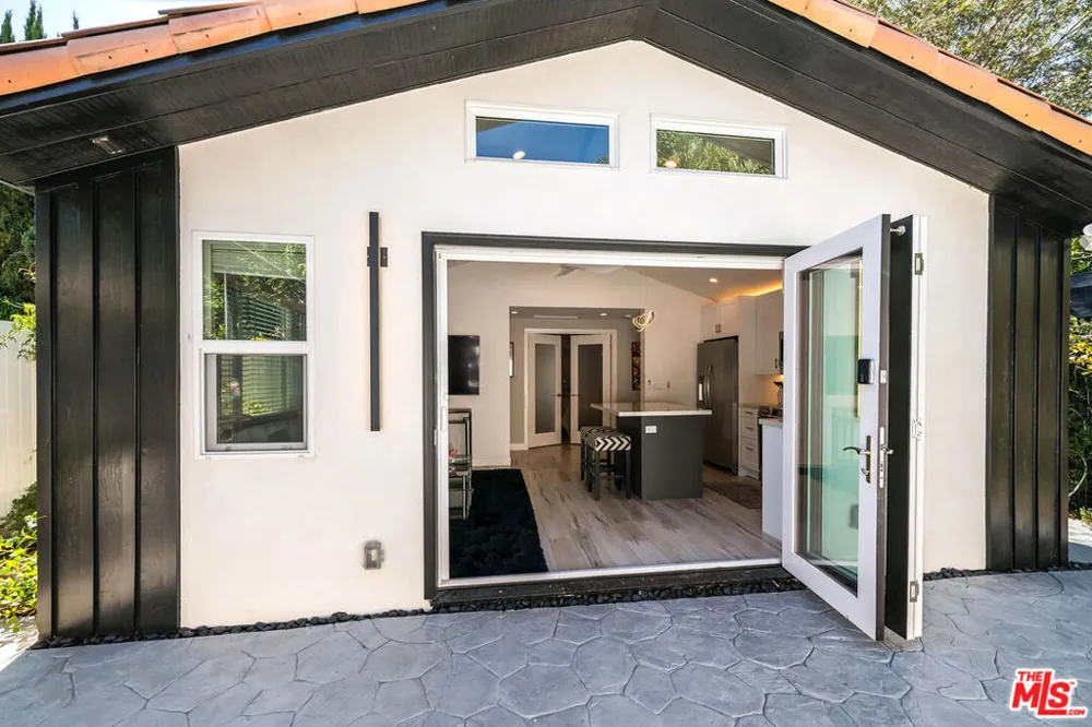 15237 Otsego Street Los Angeles, CA 91403