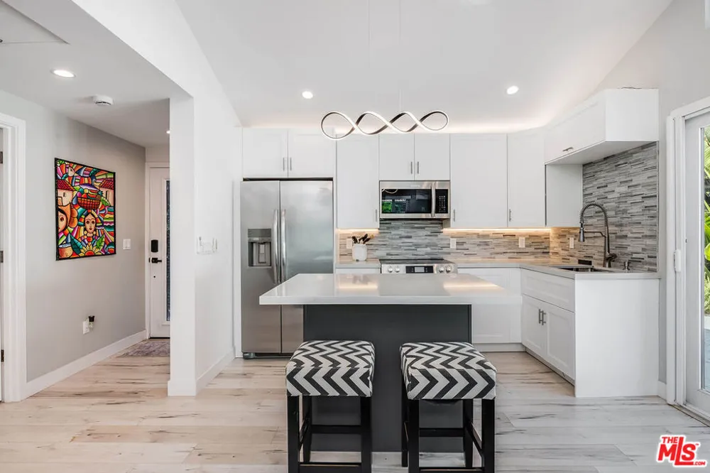15237 Otsego Street Los Angeles, CA 91403