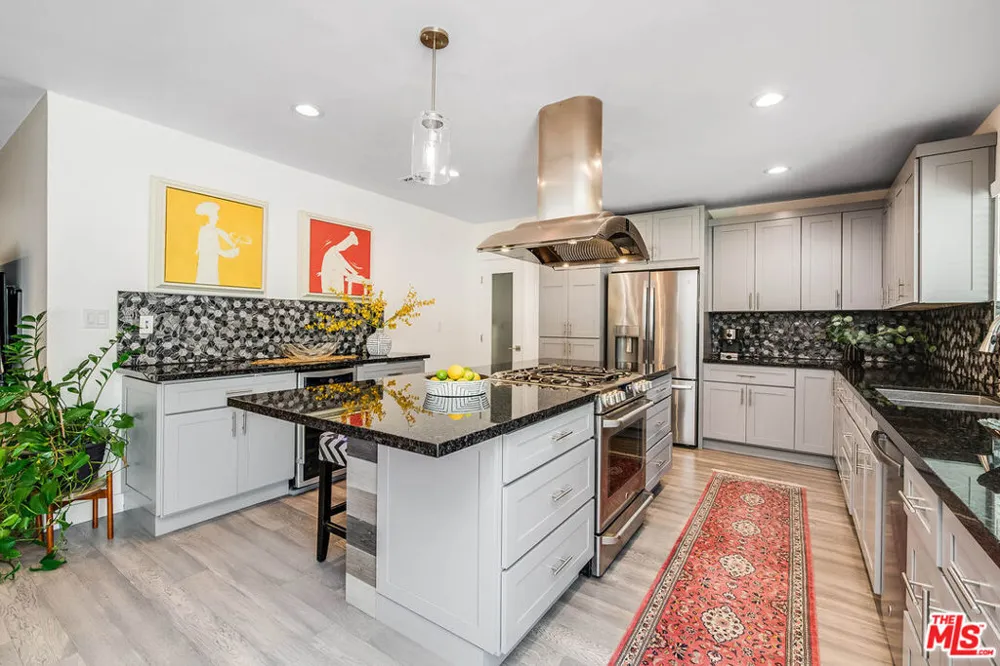 15237 Otsego Street Los Angeles, CA 91403