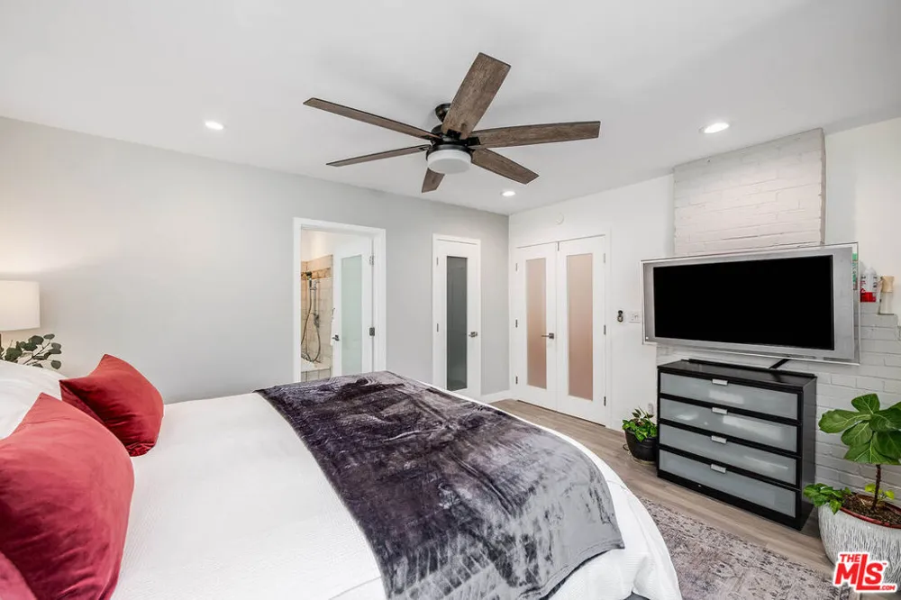 15237 Otsego Street Los Angeles, CA 91403