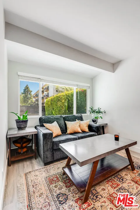 15237 Otsego Street Los Angeles, CA 91403
