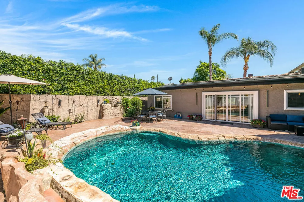 15237 Otsego Street Los Angeles, CA 91403