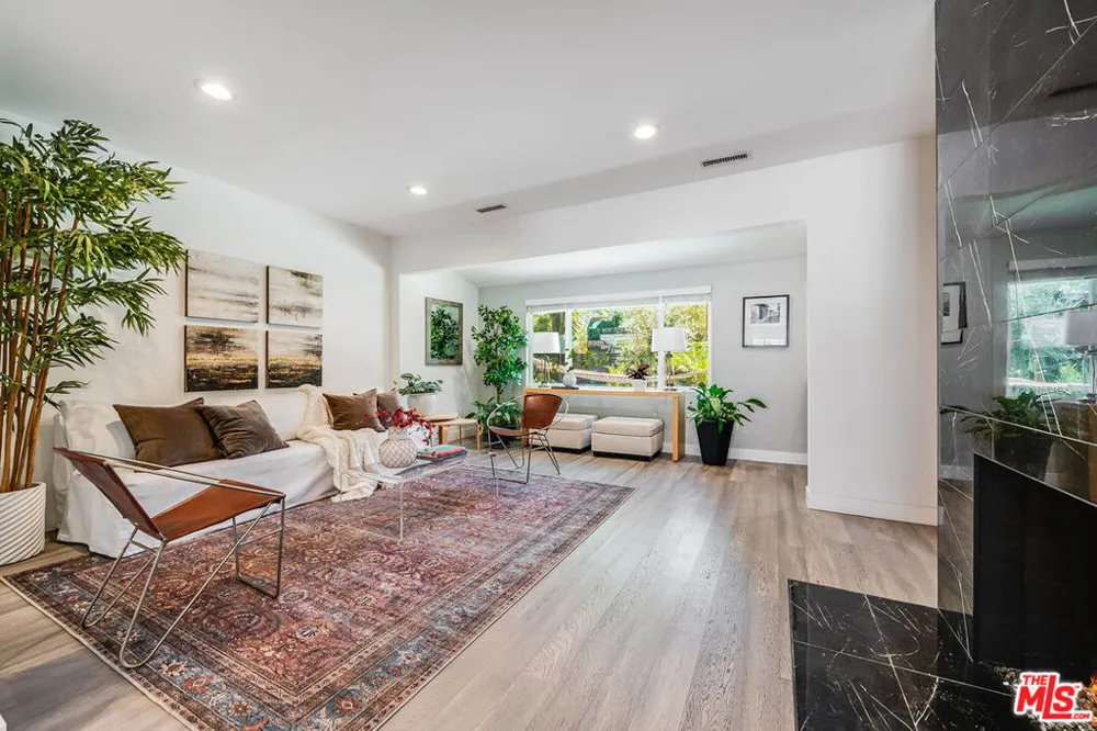 15237 Otsego Street Los Angeles, CA 91403