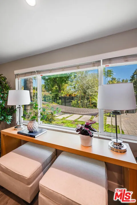 15237 Otsego Street Los Angeles, CA 91403