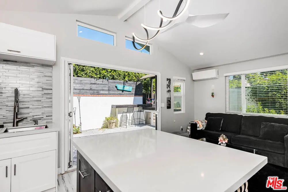 15237 Otsego Street Los Angeles, CA 91403