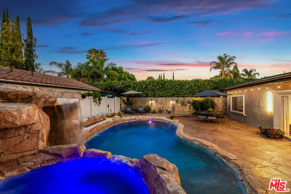15237 Otsego Street Los Angeles, CA 91403