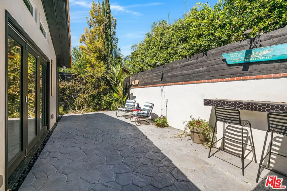 15237 Otsego Street Los Angeles, CA 91403