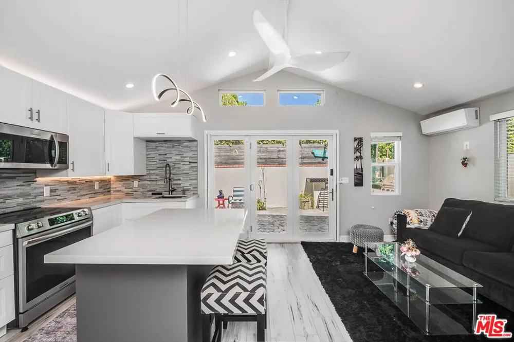 15237 Otsego Street Los Angeles, CA 91403