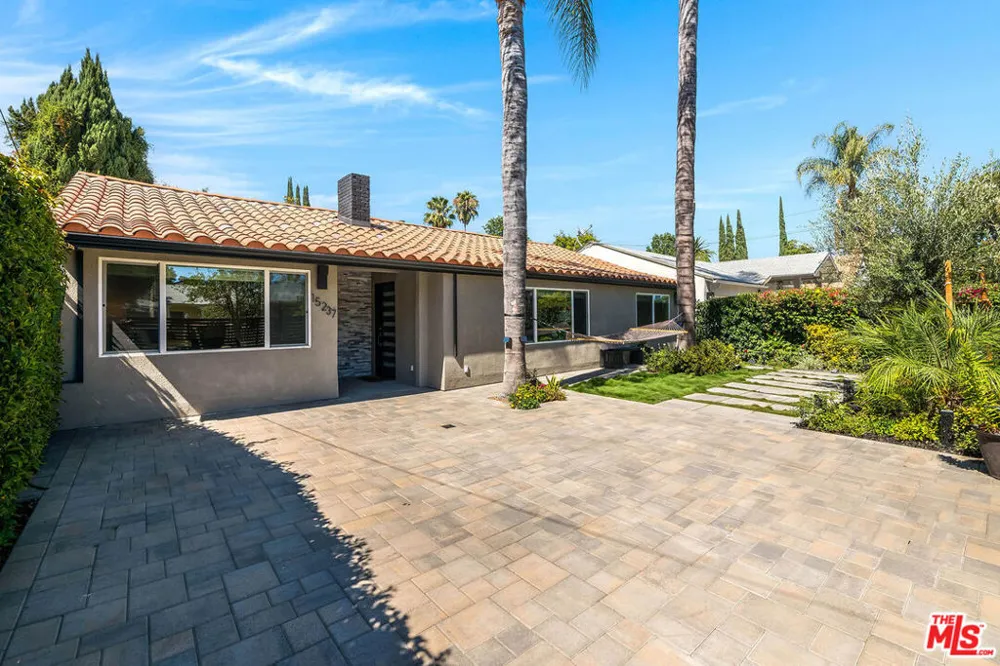 15237 Otsego Street Los Angeles, CA 91403