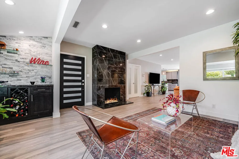 15237 Otsego Street Los Angeles, CA 91403