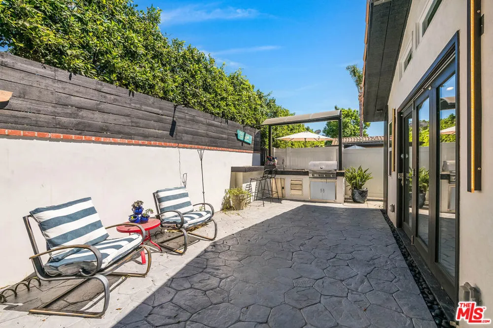 15237 Otsego Street Los Angeles, CA 91403