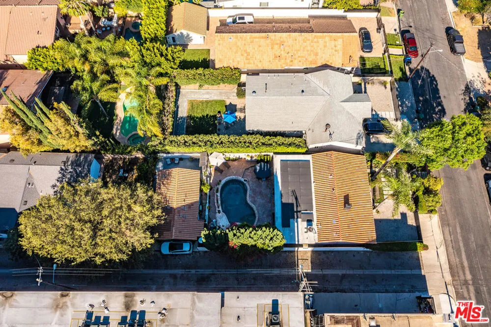 15237 Otsego Street Los Angeles, CA 91403