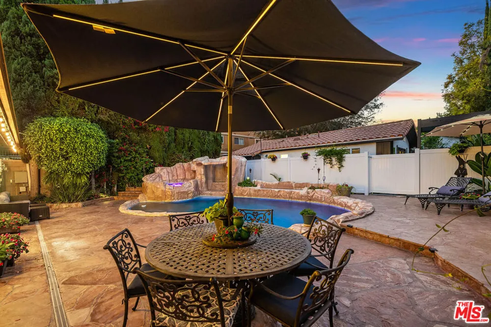 15237 Otsego Street Los Angeles, CA 91403