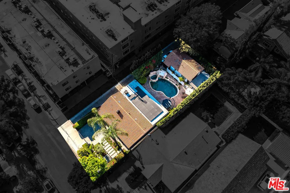 15237 Otsego Street Los Angeles, CA 91403