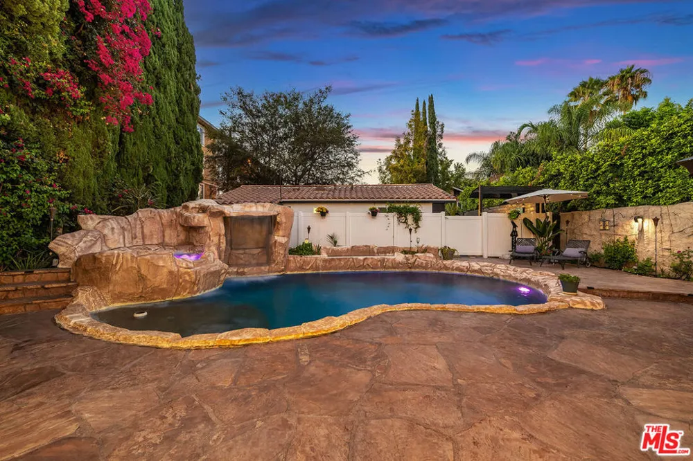 15237 Otsego Street Los Angeles, CA 91403