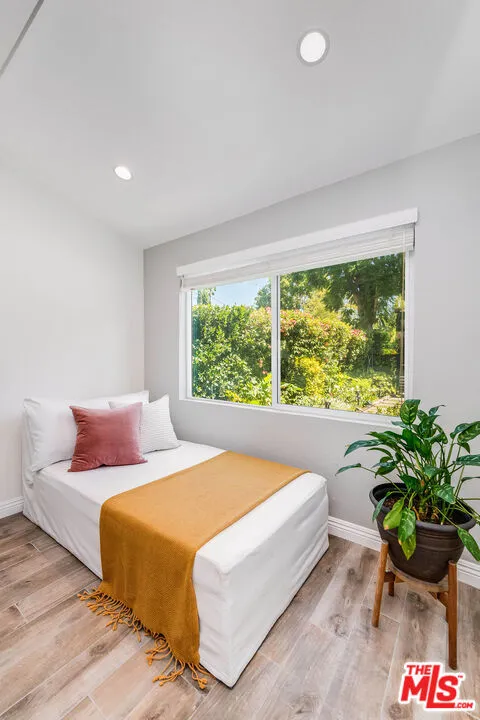 15237 Otsego Street Los Angeles, CA 91403