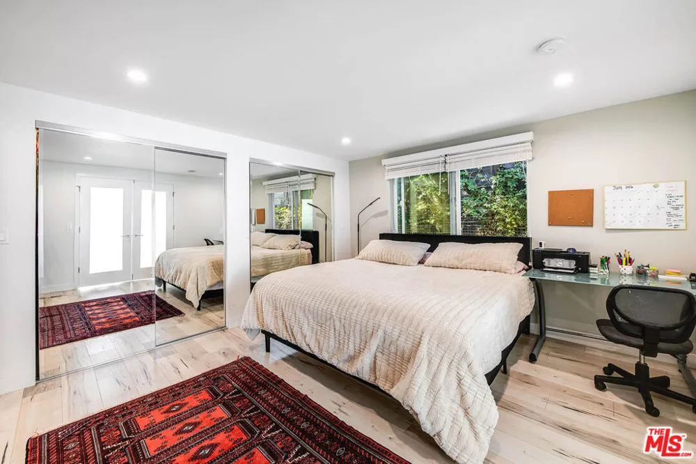 15237 Otsego Street Los Angeles, CA 91403